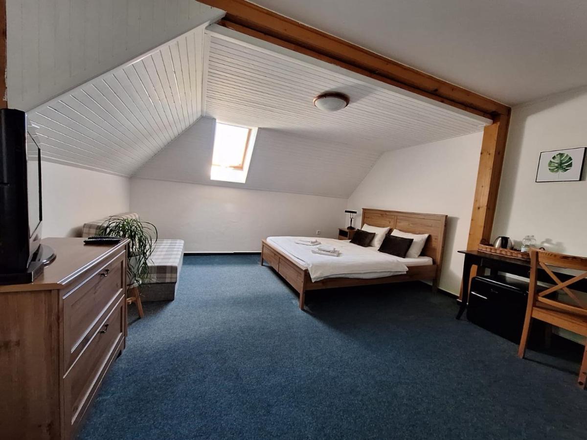 Vila Fenix B&B Ruzomberok Eksteriør bilde