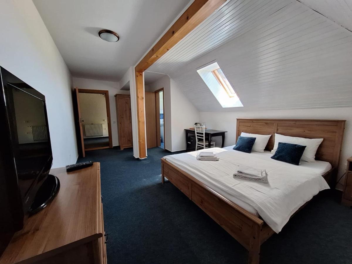 Vila Fenix B&B Ruzomberok Eksteriør bilde